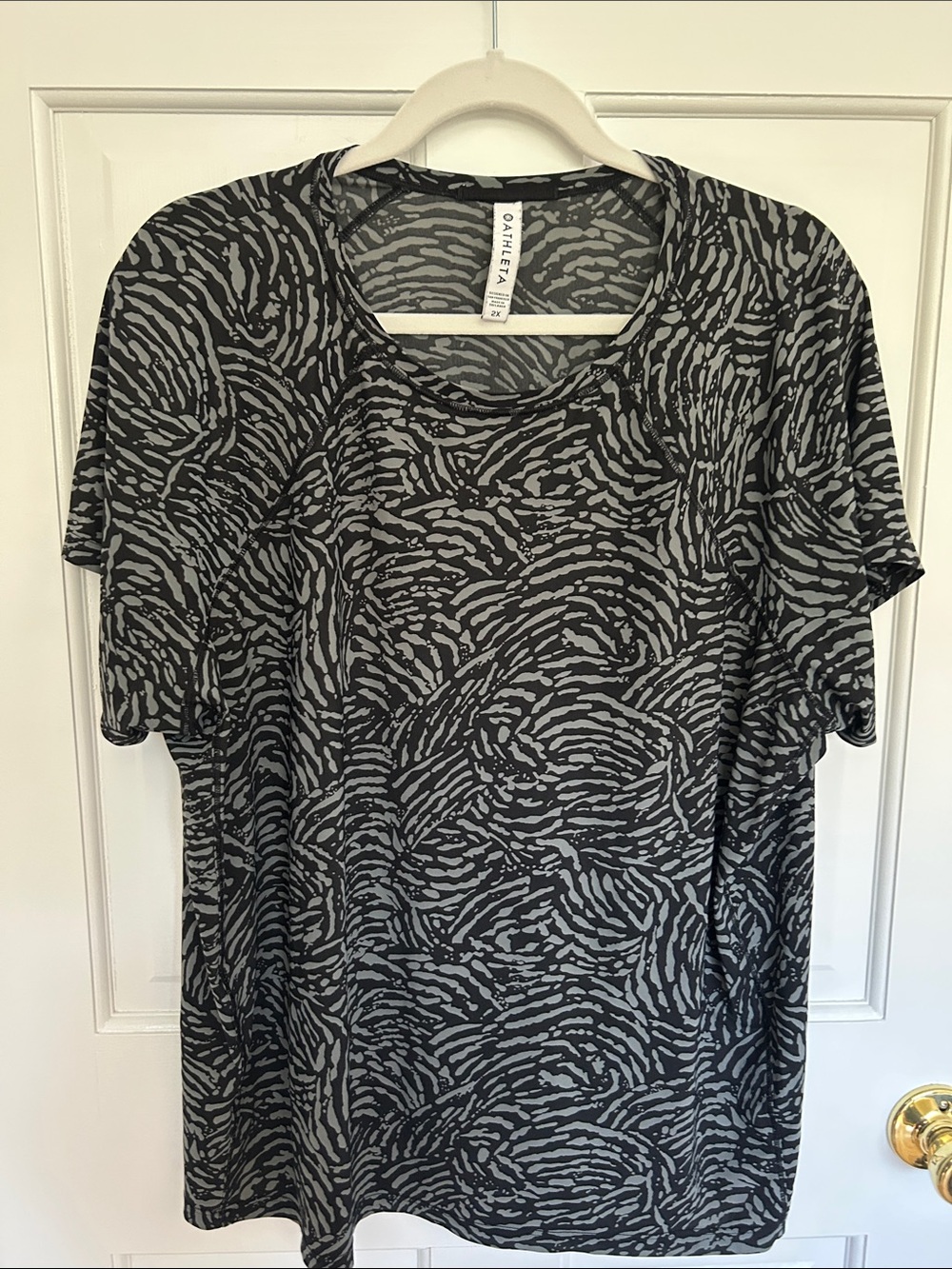 Athleta Black and Gray Abstract Zebra-Print Short Sleeve Tee